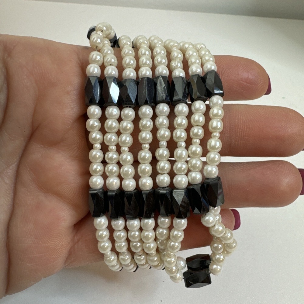 MAGNETIC FAUX PEARL NECKLACE BLACK BEADS ON 52" ADJUSTABLE STRAND - Picture 6 of 6